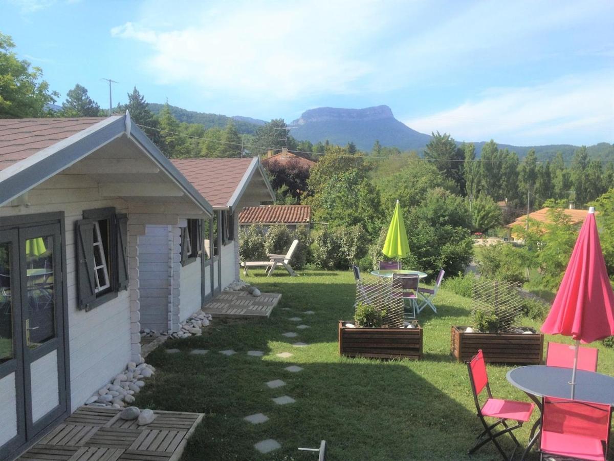 Maison De Vacances Avec Ses Petits Chalets Aouste-sur-Sye Luaran gambar