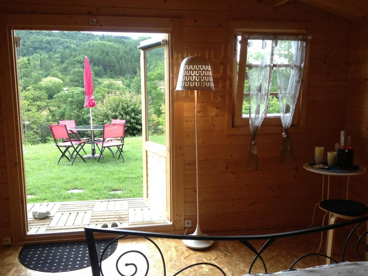 Maison De Vacances Avec Ses Petits Chalets Aouste-sur-Sye Luaran gambar